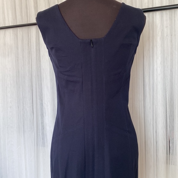 Tavan & Mitto sheath body contouring dark blue, sleeveless dress - Picture 7 of 17